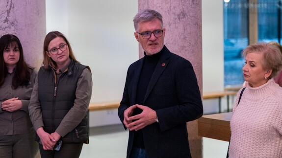 wernisaż wystawy rzeźb Stanisława Ostaszewskiego w kampusie UwB pt."body-anatomia słowa"