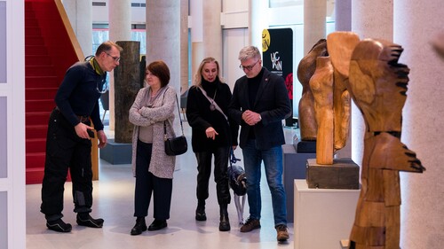 wernisaż wystawy rzeźb Stanisława Ostaszewskiego w kampusie UwB pt."body-anatomia słowa"