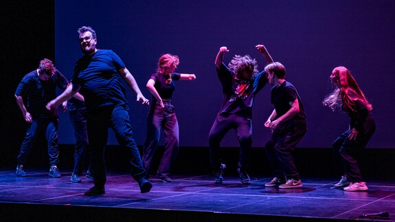 spektakl studenckiego teatru STuKot z udziałem Ch&oacute;ru Akademickiego UwBw  Wilnie